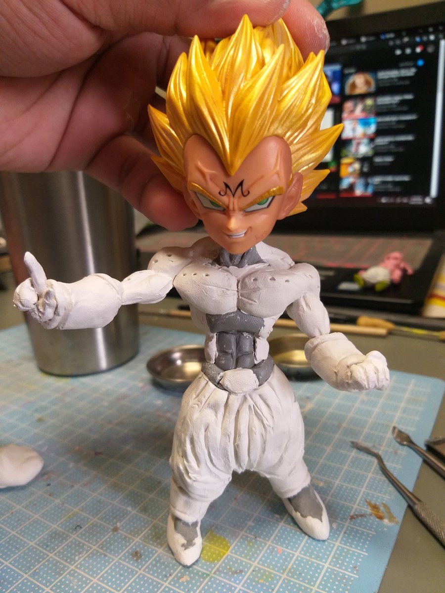 gaijin_repaints's tweet photo. I'm making something from clay!😁
#art #DragonBallSuper #DragonBallZ #buu #claydoll #clay #newfando #ArtistOnTwitter https://t.co/lWZVBaVG2t
