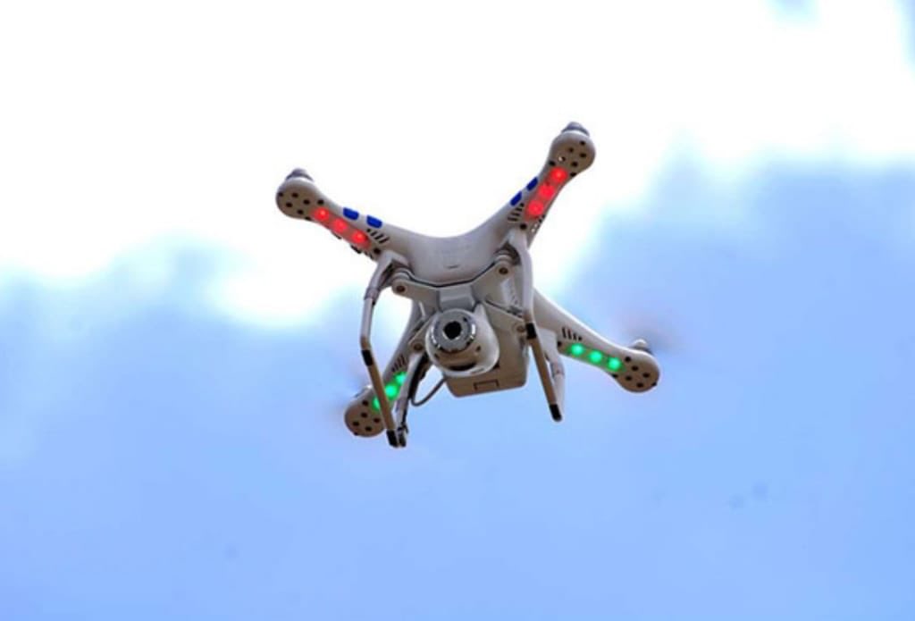 Ghana imeanza kutumia Drones za kisasa kubeba na kusafirisha sampuli kwa haraka kutoka maeneo ya vijijini na kuzipeleka Accra na Kumasi ambako kuna maabara zinazofanya vipimo vya corona,Serikali ya Ghana inashirikiana na Kampuni ya Drones ya Marekani (Zipline) kufanya zoezi hilo.