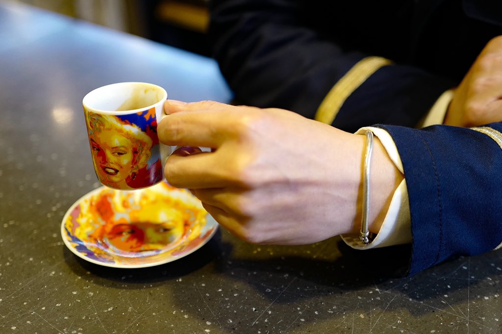 에스프레소와 헬라테 by 임성은 바리스타.