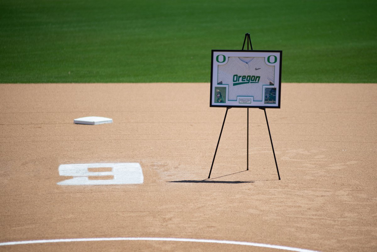 OregonSB's tweet photo. No matter the circumstances, we still find a way to celebrate Senior Day. 

Honoring @baileyyycook on what would've been the final home regular season game at the Jane. #GoDucks https://t.co/Hy5nrIWJhr