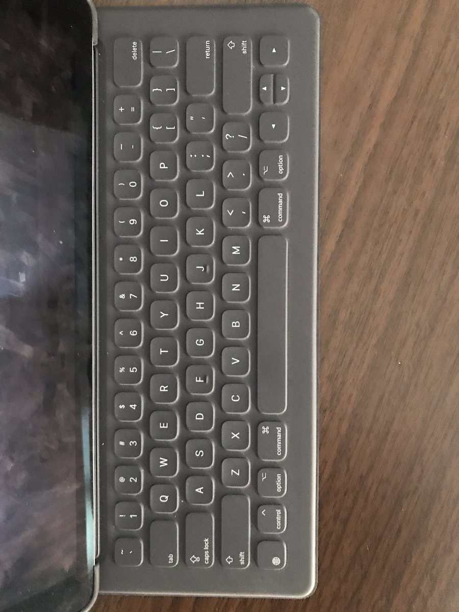 yihangnerd's tweet photo. Mr. Tim @tim_cook , I am so happy that Apple got my keyboard replaced. Thank you! https://t.co/Ncgla1NCRD