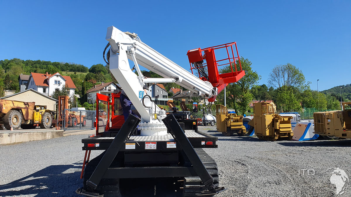 itogermany's tweet photo. Fotos zeigen einen gebrauchten Raupendumper #Morooka #MST800 mit #Arbeitsbühne https://t.co/OIb7kirT4r   #used #dumper #forsale #tracked #vehicle #manlift #cherrypicker https://t.co/s6reBoCVXP