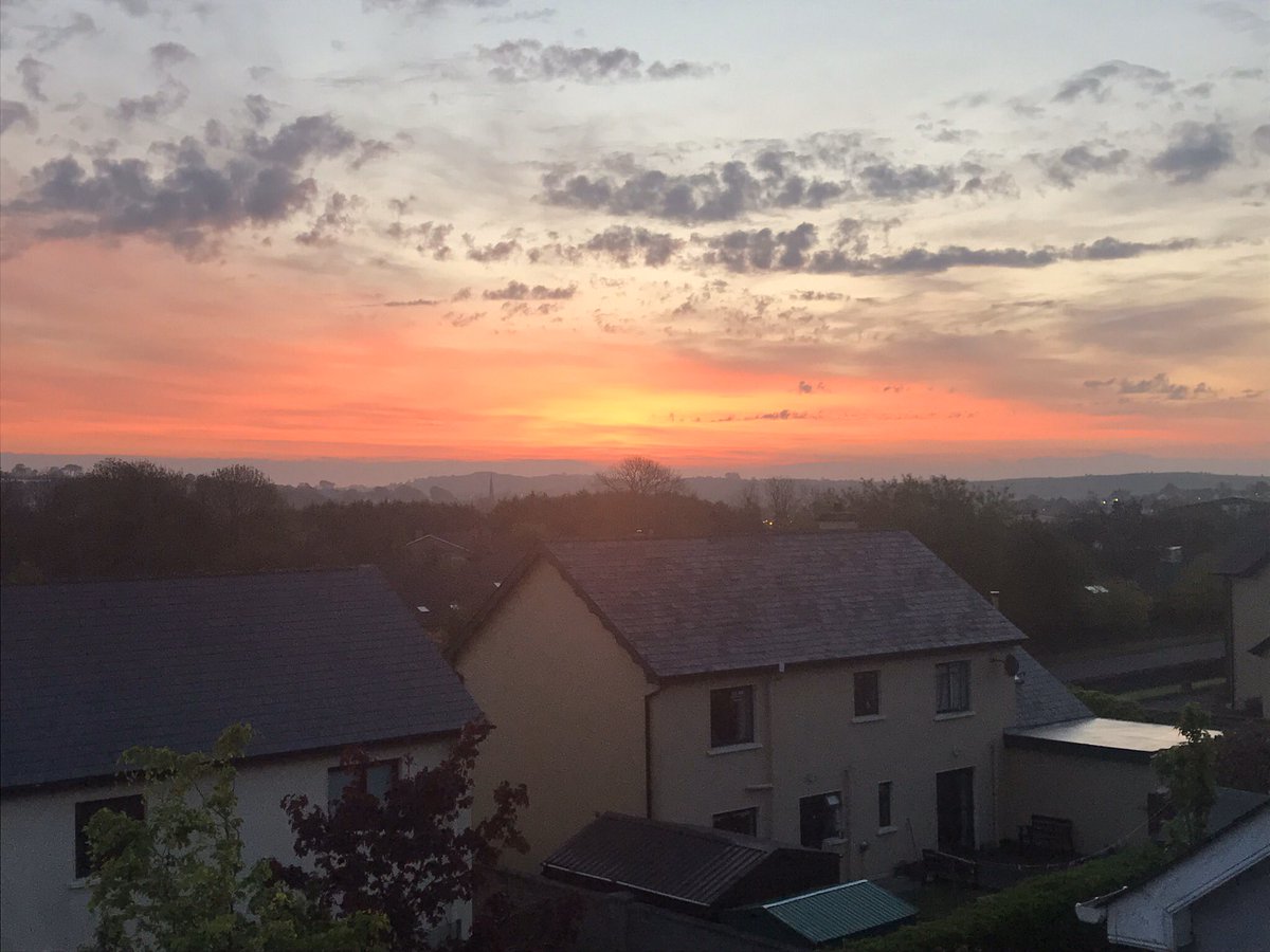 RayKelleherCork's tweet photo. A beautiful morning in @clonakilty and delighted to support @PietaHouse this morning with @TeresaHunt23 [kids asleep] #DILSunriseAppeal #DIL2020 https://t.co/2gHMPGHqSw