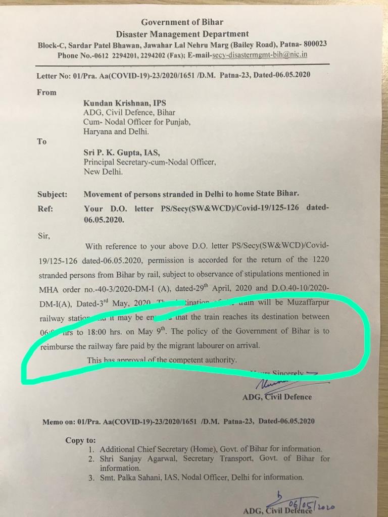 SanjayAzadSln's tweet photo. रेलवे कह रही पहले पैसा दो तब ट्रेन चलेगी बिहार सरकार कह रही है पहले मज़दूरों से ले लो हम बाद में दे देंगे दिल्ली सरकार ने कहा “हम मज़दूरों को पैसा नही देने देंगे इसलिये पहले ही रेलवे को चेक से भुगतान कर दिया” किसको बेवक़ूफ़ बना रहे हैं नीतीश जी और भाजपाई? https://t.co/itphKfor9M