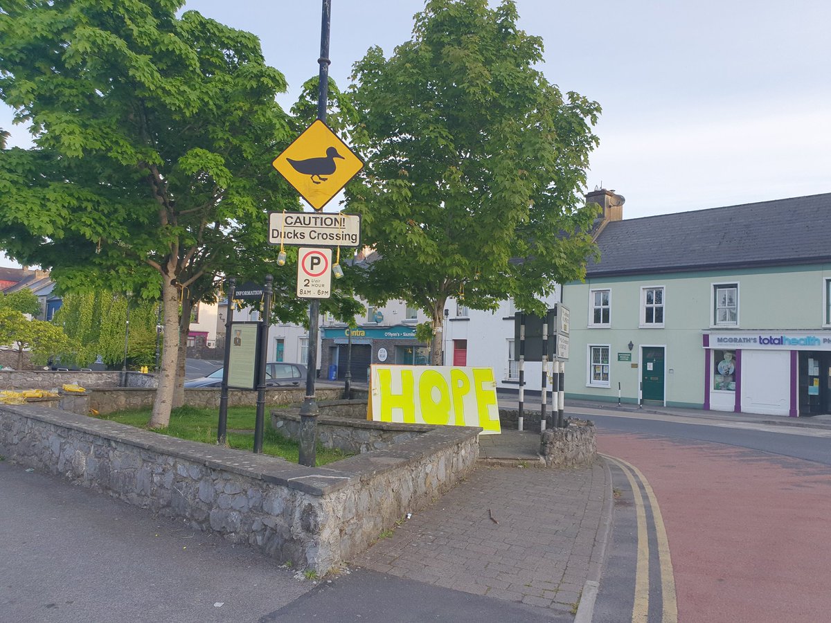 OrlaWalshKav's tweet photo. #DarknessIntoLight2020 
Spent the sunrise hours this morning sharing stories with @DellTechIreland friends new and old on Zoom. Reminding each other that isolation doesnt have to feel lonely.
Reach out to each other, smile, send memes, tell your friends you love them
#Iwork4Dell https://t.co/4U8NGa7bYE