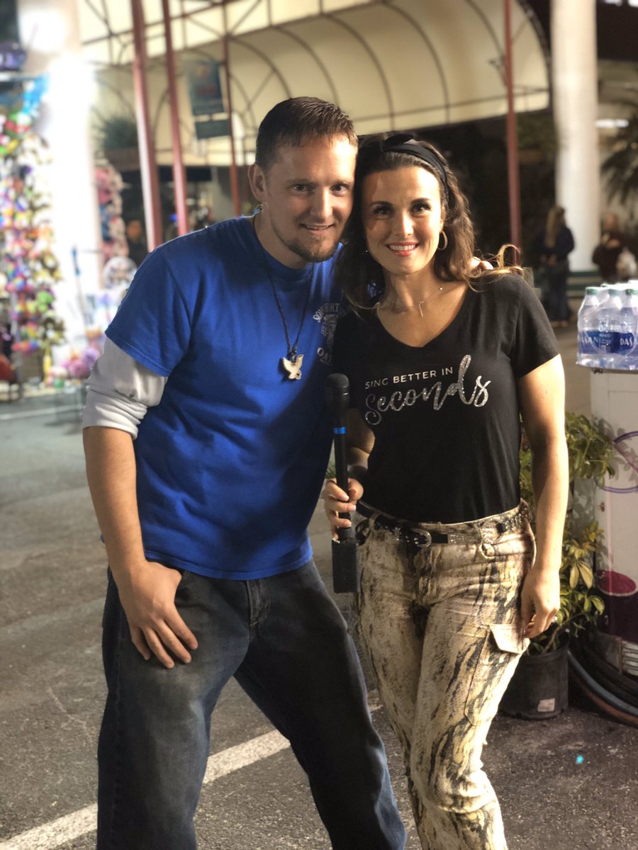 tarasimonstudio's tweet photo. #Throwback to this guy ending up on Sing Better in Seconds because he recognized me from my YouTube channel. He did so great! 👏🏻✨ #singbetterinseconds #learnhowtosing #beasinger #followyourpassion #dontbeastranger #onlinecourse #onlinelessons #celebrityvocalcoach #agt #thevoice https://t.co/gpnT4yJcBr