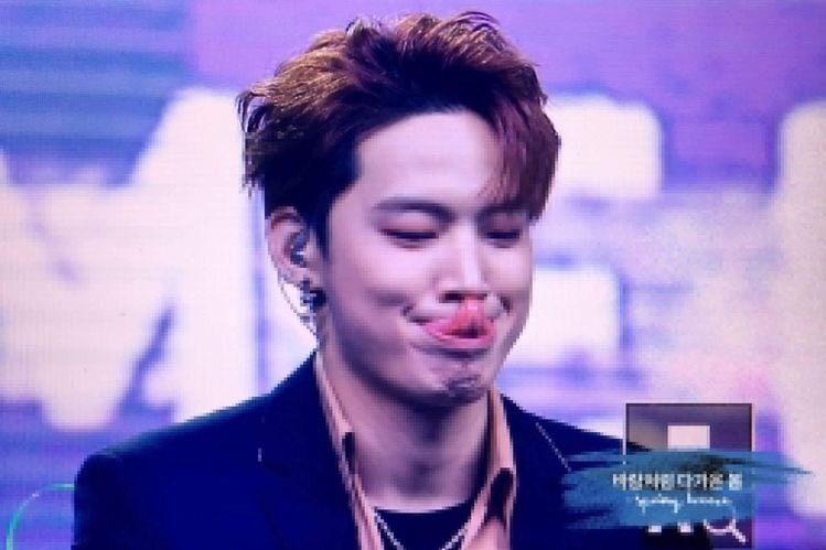 Jaebeom can also touch his nose using his tounge. Beom’s print!