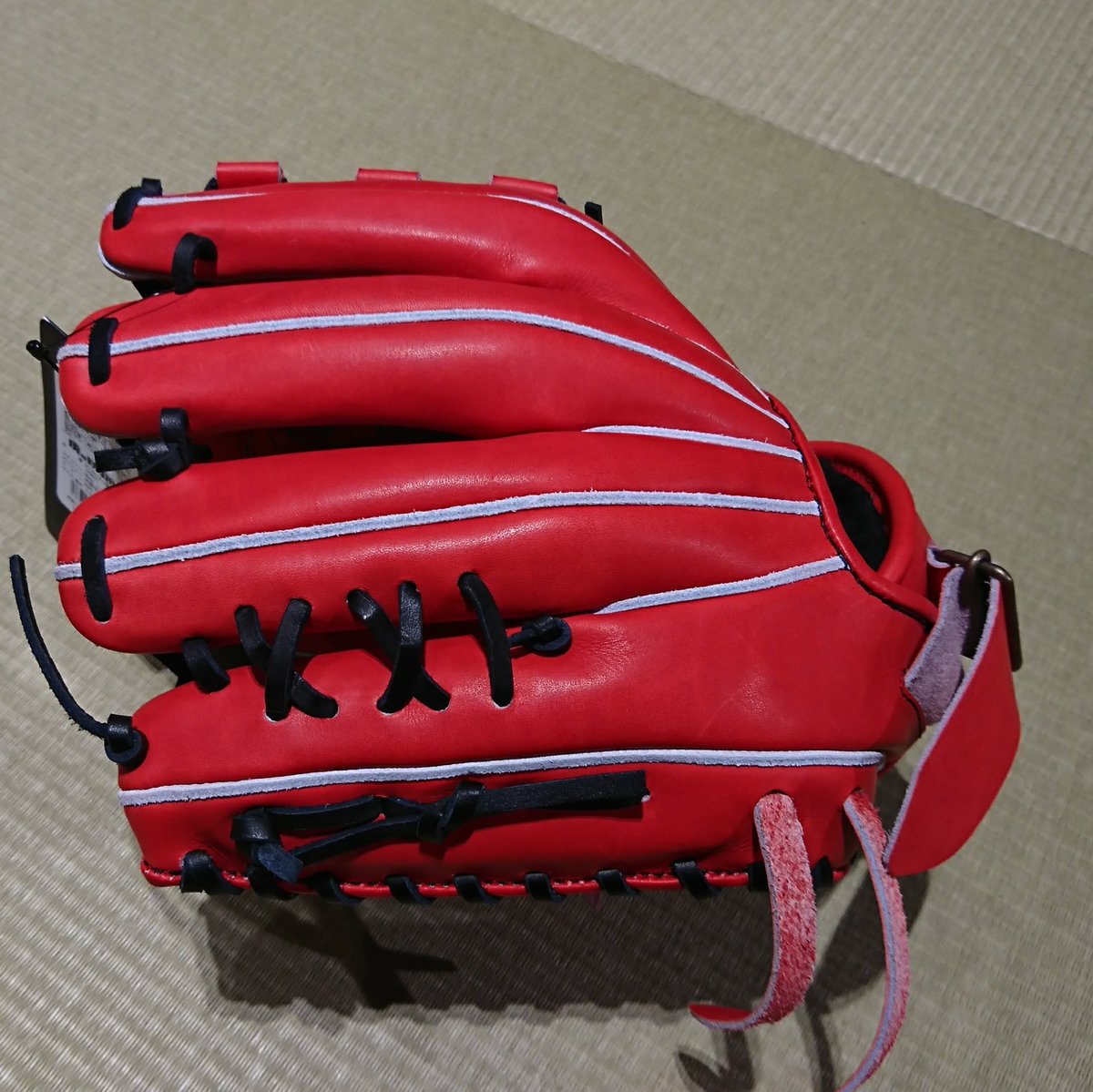 DEFINE_Baseball's tweet photo. #ミツワタイガー🐯

コンセプトが見た目からもしっかり分かりやすいグラブ。

ミツワタイガーのお買い物はコチラから↓
https://t.co/zy0LYcvhVI https://t.co/NZ5Mcgdfuc