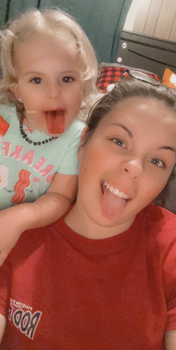 houser_candice's tweet photo. EmiRay &amp; Mommy snaps 🙌🏼💛🙌🏼

#DaddysMini @B_Houser_Swag20 https://t.co/awfdo5ocQN