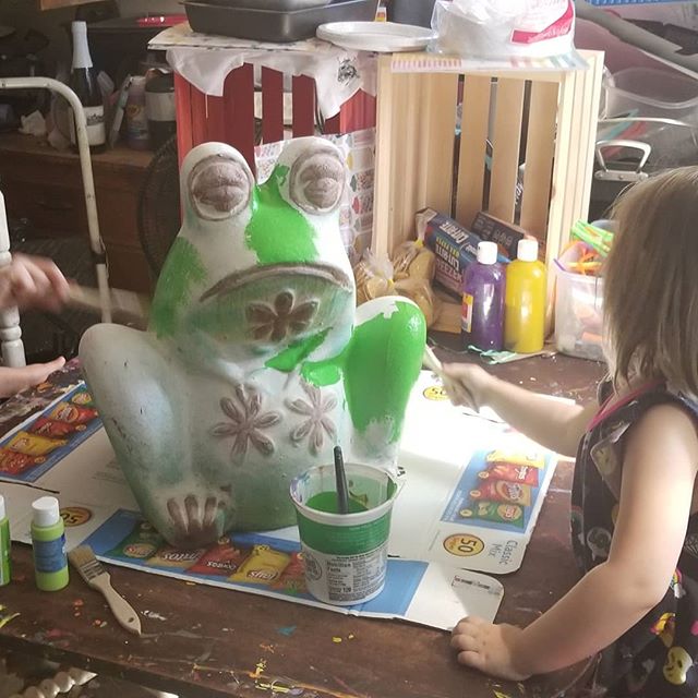 CreatedByAxe's tweet photo. I have been working alot and have not had much time to sit and work on art. But we are working on restoring this planter for my mom. It a nice project to do with my kids. 
#Artist 
#artwithkids 
#planter
#frog https://t.co/1Ss0WYxe3V https://t.co/tNbuunIVQK