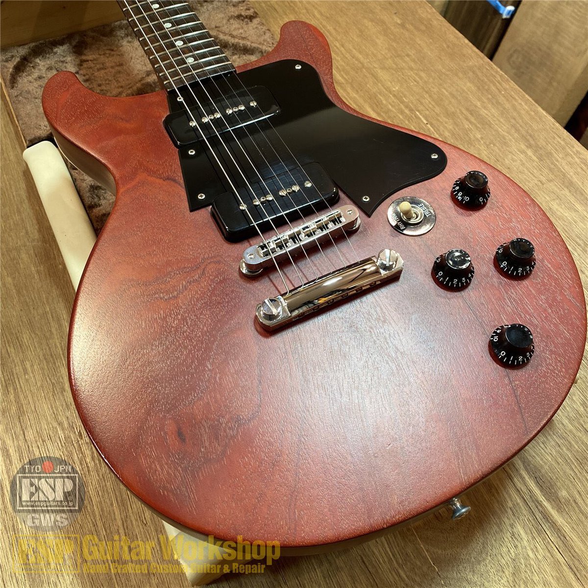 Esp Guitar Workshop Twitter પર Gibson Les Paul Junior Special Double Cutaway 非常に扱いやすいレスポールスペシャルダブルカッタウェイが中古にて入荷しました マホガニーとp90による暖かくも繊細なトーンは最高です コードワークが主体のギターボーカルに Esp Guitar Workshop Twitter પર Gibson Les Paul Junior Special Double Cutaway 非常に扱いやすいレスポールスペシャルダブルカッタウェイが中古にて入荷しました マホガニーとp90による暖かくも繊細なトーンは最高です コードワークが主体のギターボーカルに