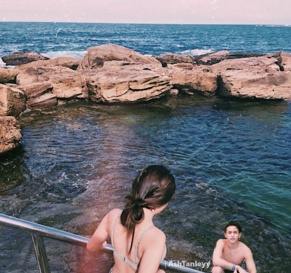 AshTanleyy's tweet photo. 🏖

#AshTan 
@ashdlmundo @tanredroncal https://t.co/gIaevOCpJt