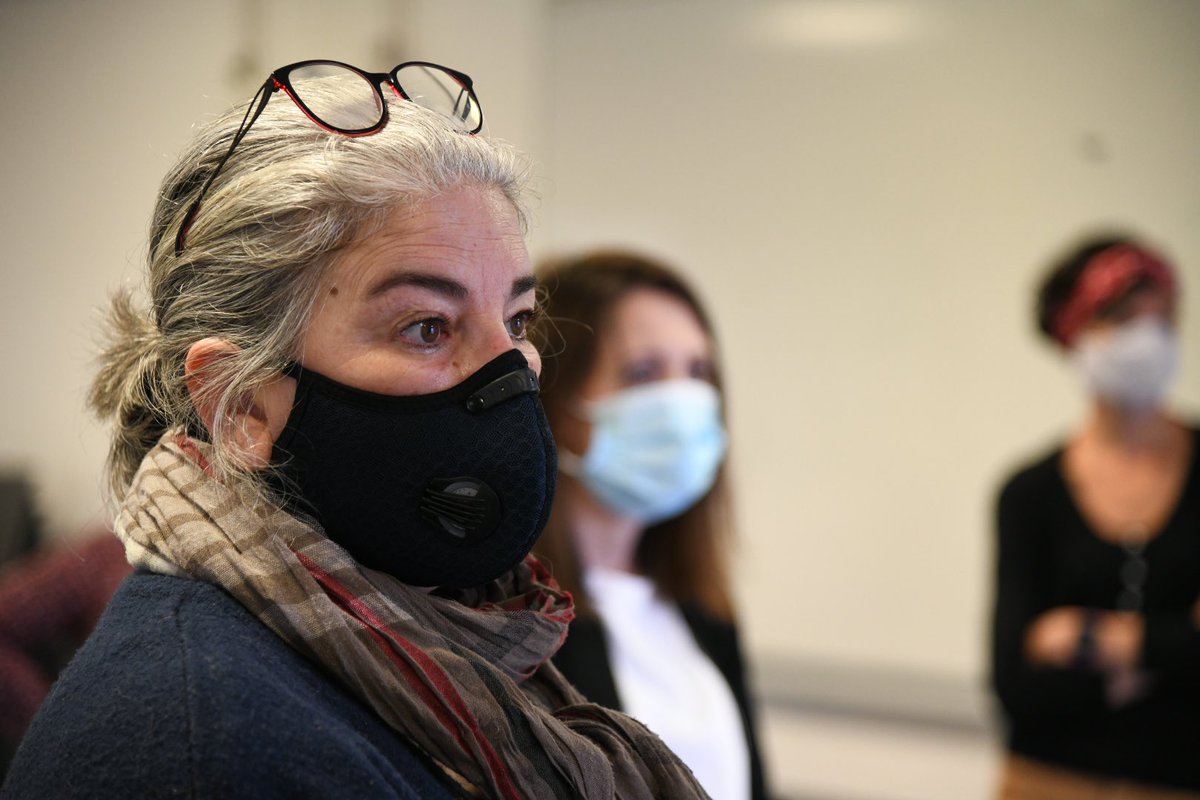 larochesuryonfr's tweet photo. 🙋🏻‍♂️ Près de 200 #bénévoles se mobilisent pour assurer la distribution des #masques aux Yonnais. Merci à eux pour leur #engagement au bénéfice de tous les habitants de @larochesuryonfr !
⏩ https://t.co/SpbGyywdTv https://t.co/t5IRvMbwu3