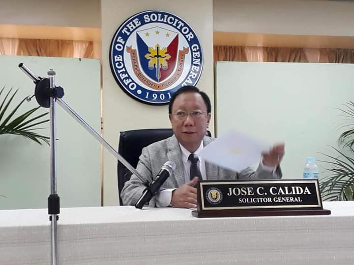 Aldren06836880's tweet photo. SG Calida passed the Law bar exam with this ratings 100% for Criminal Law, 90% in Civil Law and 90% in Taxation Law. 
VS 
KIM CHIU 😂
COCO MARTIN https://t.co/duJIi4C1c0