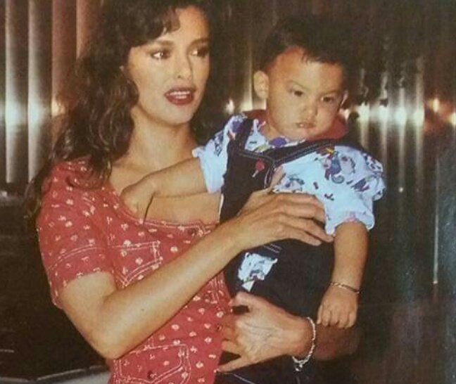albaluciaparamo's tweet photo. @LuciaMendezOf 🙋🙏👸💛💙❤😍 https://t.co/XfnY8kgxKw