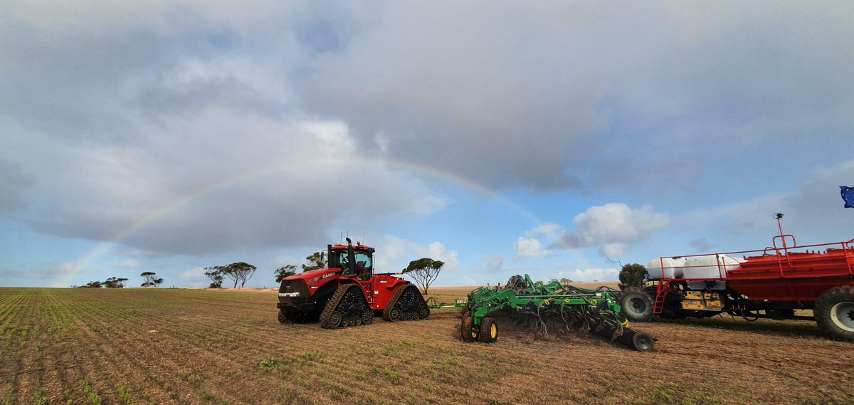 Sun, Clouds, Sky, Farming
.
.
.
.
.
#sun #clouds #sky @case_ih @caseihaus #caseihquadtrac #rowtrac #CaseIH #ausagriculture #ausag #agricultureaustralia #australianagriculture #farmphotography #FARMINGAUSTRALIA #farming #seeding #seeding2020 #plant2020 #plant20
