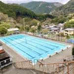 25mプールが丸々温泉!静岡県西伊豆町の『やまびこ荘』に泊まってみたい!