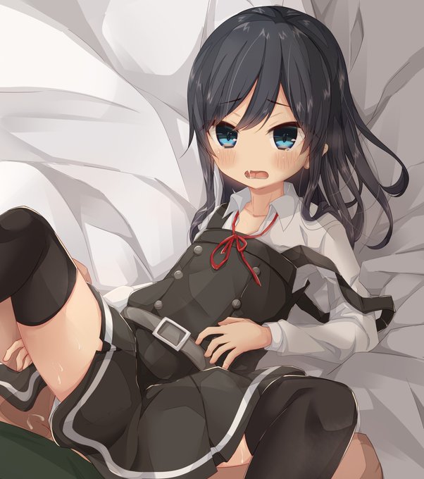 寝転んでるだけの健全な朝潮ちゃん 