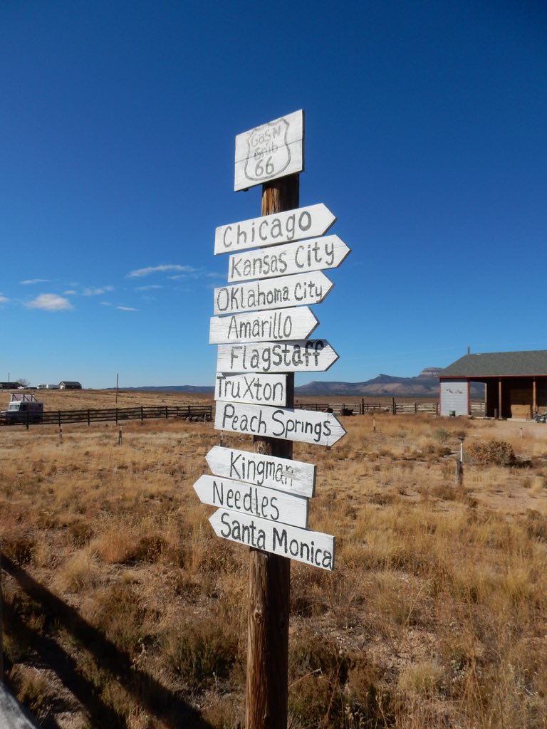 On the #HistoricRoute66 🏍🇺🇸❤️

#Truxton #Arizona #USA #StatiUniti #UnitedStates #ViciuPacciu #ILoveUSA #America #UsaMyLove #travel #ViaggiareNelMondo #TravelTheWorld #TravelMemories #StreetPhotography #UnitedStatesRoute66 #Route66 #GasNGrub