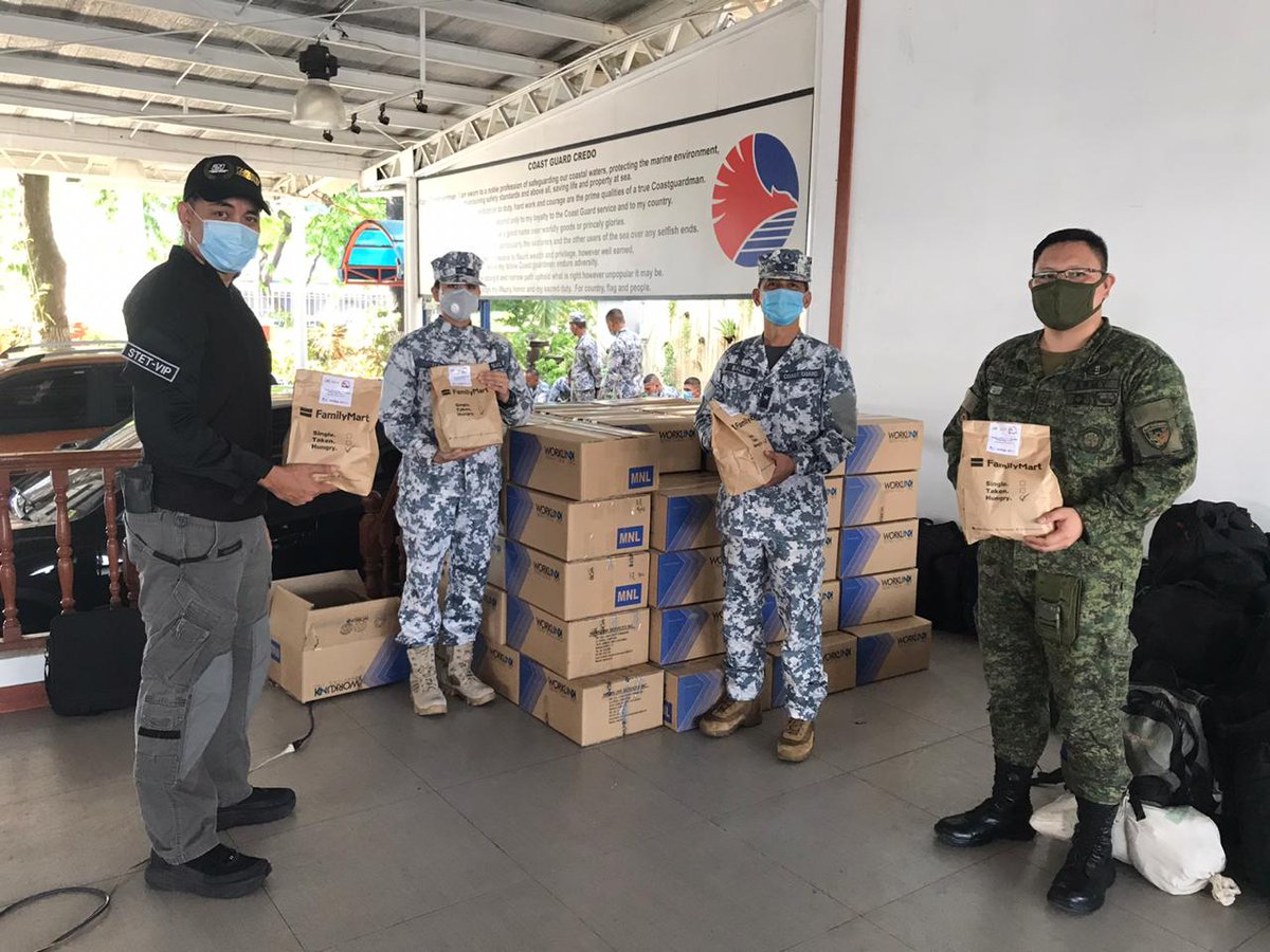 phoenixfuels's tweet photo. Sharing is caring โค๏ธ We have donated 500 FamilyMart packs to the PNP Maritime Group and Philippine Coast Guard frontiners! Thank you for those who raced with us in our 2nd Phoenix Pulse #RaceForFronliners!
#PhoenixPulseEsports #PhoenixFuelsHope #SasamahanKaNgPhoenix https://t.co/K6hUWqVbl1