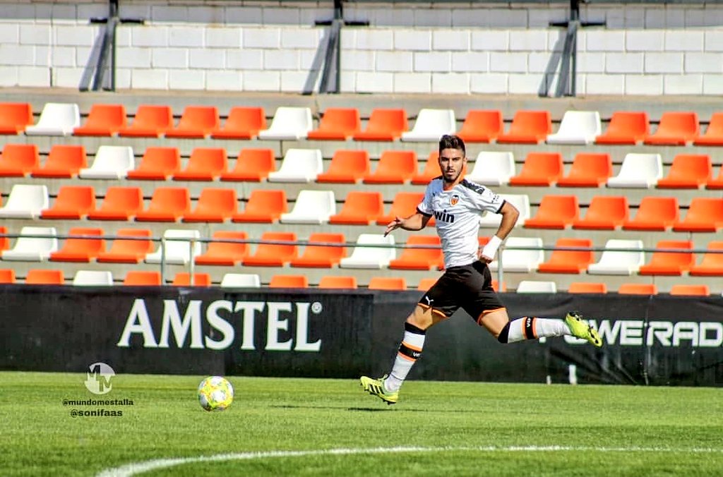 SalvaGomis97's tweet photo. Opinión:

Para los 11 partidos (importantes) que quedan, le daría oportunidades a Javi Jiménez y a Hugo Guillamón.

Sin Garay y con la situación de Mangala, creo que es el momento de confiar en ellos. Ambos entrenan con primer equipo y ya han debutado.

¿Qué opináis vosotros? ⤵️ https://t.co/d4WetOCmUi