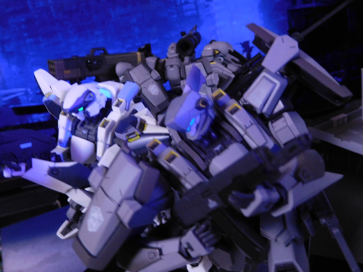 壁 〆 Amazonプライム ビデオでフルメタル パニック1期 2期 4期視聴終了 二人で 逃げ場所さが して ง W ว 壁ジオラマ フルメタル パニック