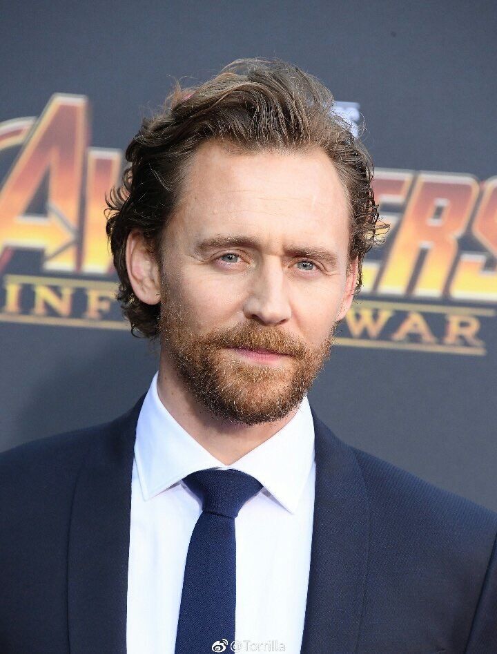 Ridextar's tweet photo. @karengillan
@twhiddleston
I need this tv series!
#SLYMOORE + #PALPATINE LOVESTORY https://t.co/L0BSkSgrf9