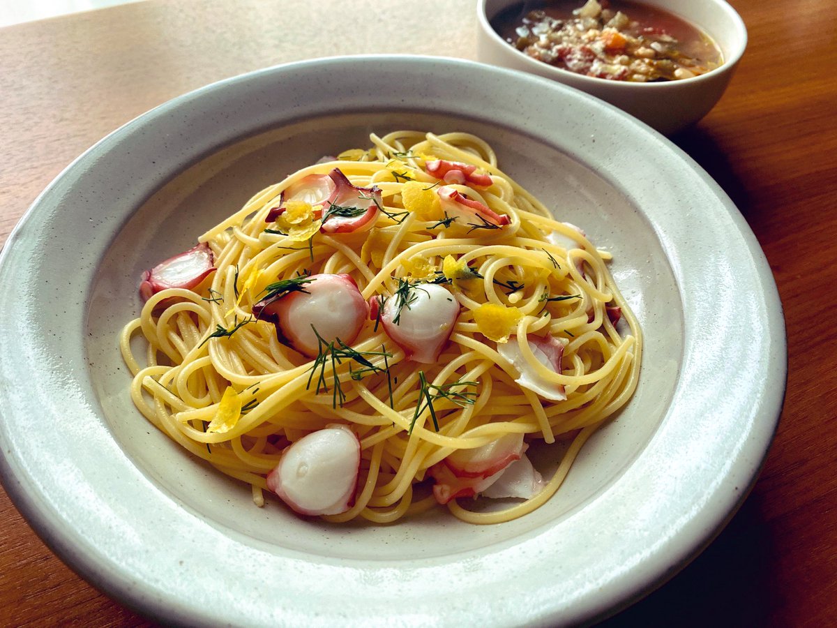 mocoro1125's tweet photo. 先週はタコのレモンパスタも作ったんだ🐙🍋 #likelikekitchen https://t.co/VZeAyhzqG3