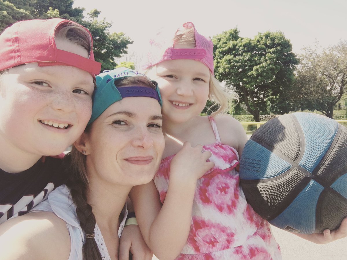 lexiloocandoit1's tweet image. The weather is beautiful again and I can’t believe how many birds there are around at the moment ❤️🕊. I love the sound of them singing 🎶🌈. Made a video about nature outside on our walk today: youtu.be/neGnPkasmPc Please leave a comment or subscribe 😊 #lockdownuk #Covid_19