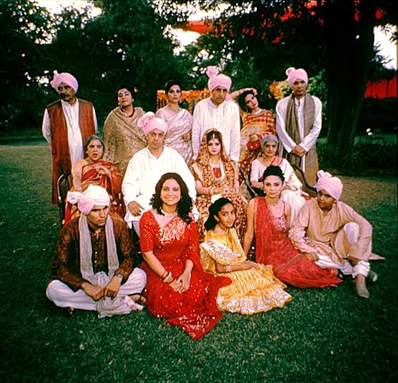  #MonsoonWedding (2001) by  @MiraPagliNair.Ft. Naseeruddin Shah, Lillete Dubey  @ShefaliShah_  @Thevasundhara  @parvindabas  @ActorVijayRaaz  @TillotamaShome  @RandeepHooda  @RamKapoor Neha Dubey  @Soni_Razdan  @mrrajatkapoor and Kulbhushan Kharbanda. Link: 