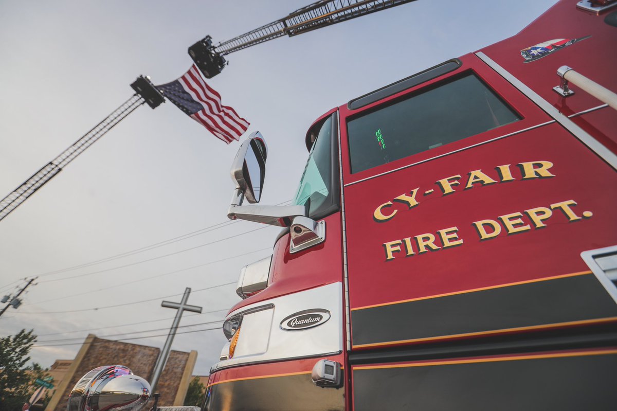 cyfairfd's tweet photo. Family, friends, and first responders prepare to honor the life of fallen @houstonpolice Officer, Jason Knox, at a Funeral Service on Saturday, May 9, 2020, at @HoustonsFirst Baptist Church.
Photo: Capt. Daniel Arizpe, PIO/ Cy-Fair FD #hounews #75fox #N8375F https://t.co/MD3n6DtJ03