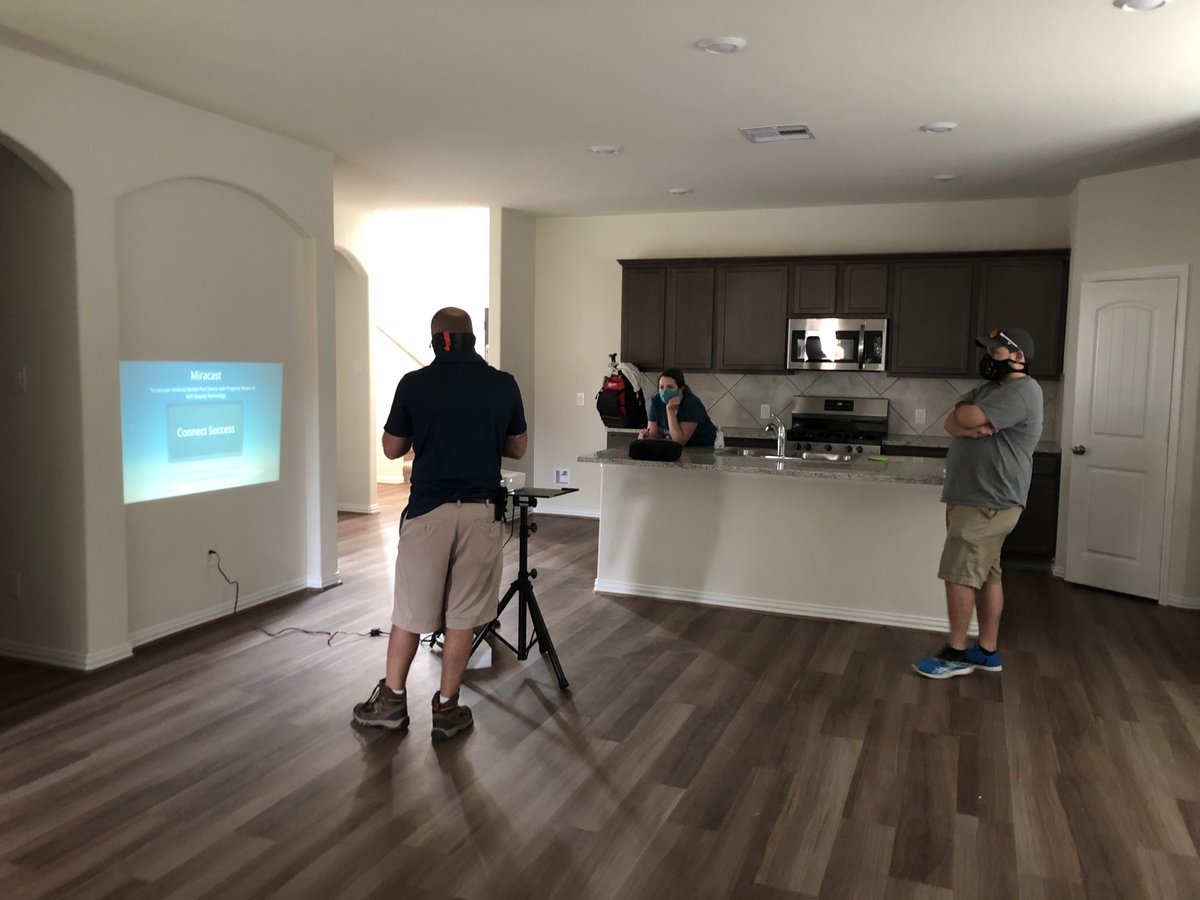 Homeinspect281's tweet photo. Contactless Home Inspections from the contract to the end of home inspection summary your safety is one of SEI Inspection's top concerns . Using a projector to maintain the 6 foot rule and wearing masks to go over the findings with our customer and his realtor. https://t.co/xCPidMo2MP