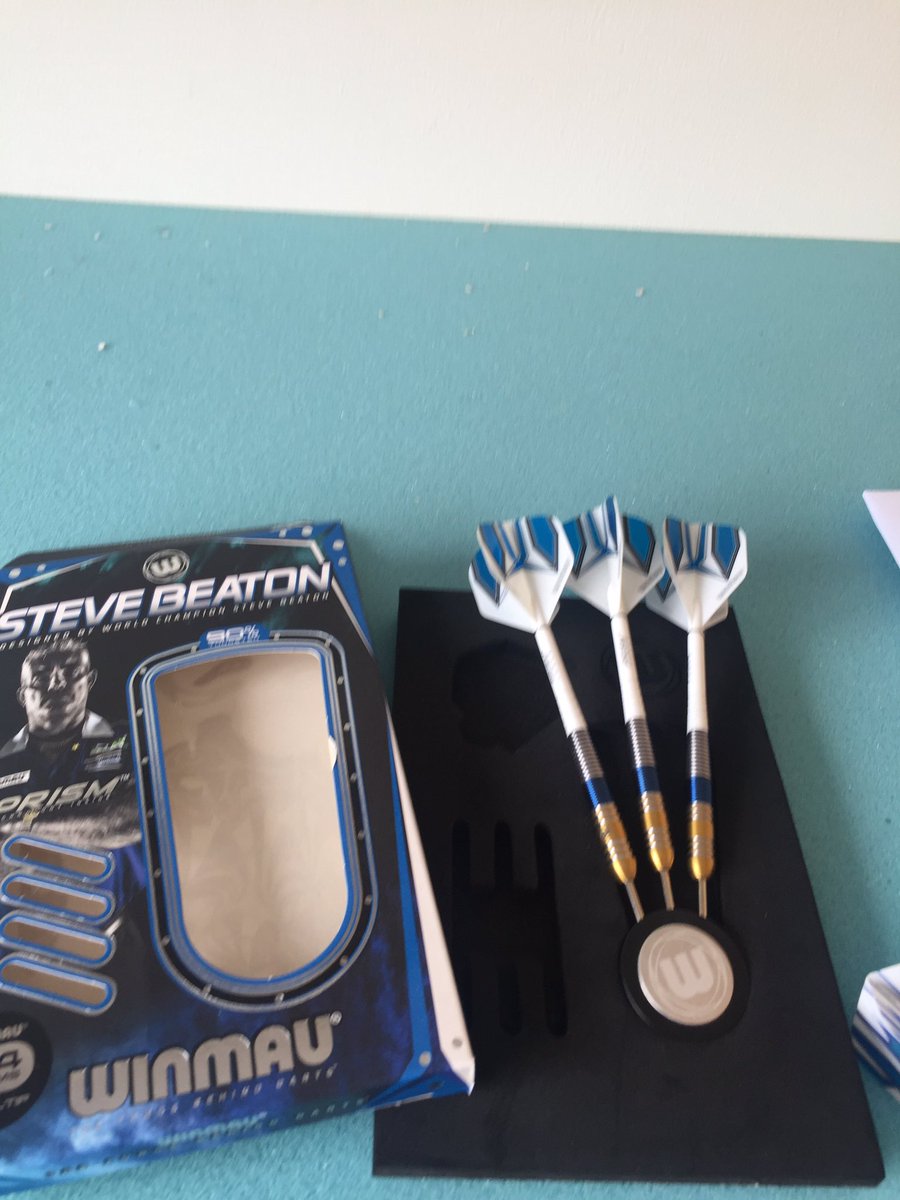 wilson_jem's tweet photo. @Stevebeaton180 The lads well happy with this mornings delivery from @DartsCorner ๐ฏ#bronzeadonis https://t.co/yuELKzU2PB