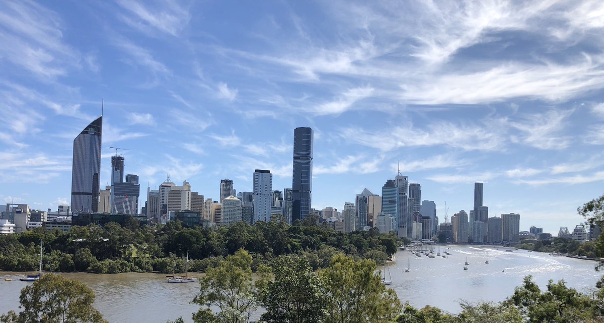 dpm1968's tweet photo. @BOM_Qld The clouds in Brisbane today...beautiful! What was causing these? https://t.co/cHNtSMgfEU