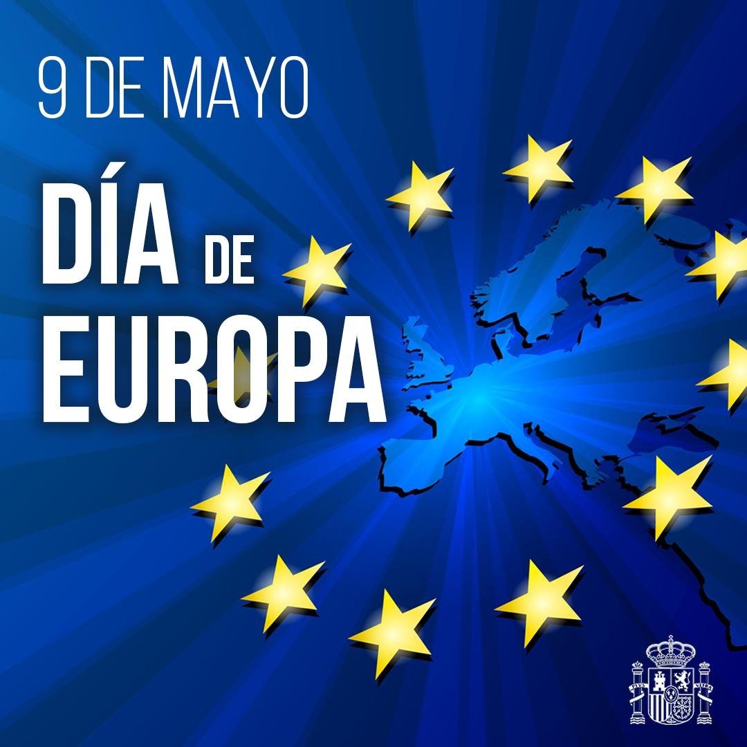 desdelamoncloa's tweet photo. Se cumplen 70 años de la Declaración de Schuman, un discurso que sentó las bases de una Europa unida. 

Hoy es más necesario que nunca seguir trabajando juntos por este proyecto común y por una UE fuerte, solidaria y justa.

#DíaDeEuropa #EuropeDay https://t.co/yMRNmXRxKS