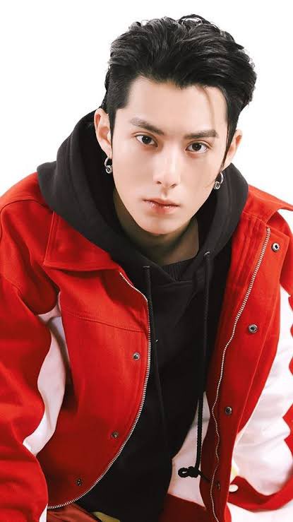 31. Dylan Wang (Actor)he is an actor in China. Krystal is the only korean female celebrity he followed on weibo.