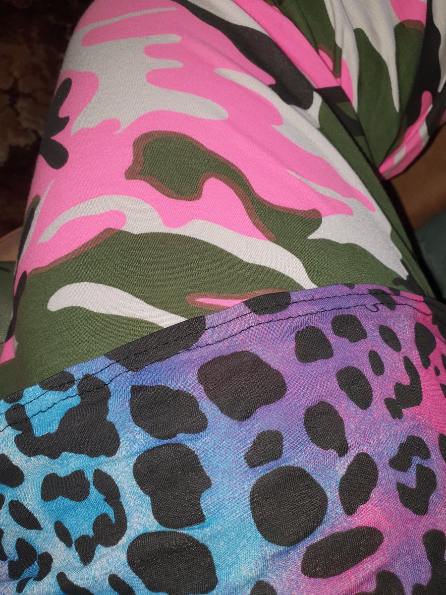 coxyhockeychick's tweet image. #lockdown made me do it 😂😂🤣🤣 #MixingPatterns  #Leopardprint #Camo  never been in so much pink lol!! #GirlyColours