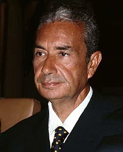 "Nessuno è chiamato a scegliere tra l'essere in Europa e nel Mediterraneo, poiché l'Europa intera è nel Mediterraneo"

#AldoMoro 
#EuropeDay 
#facciamorete