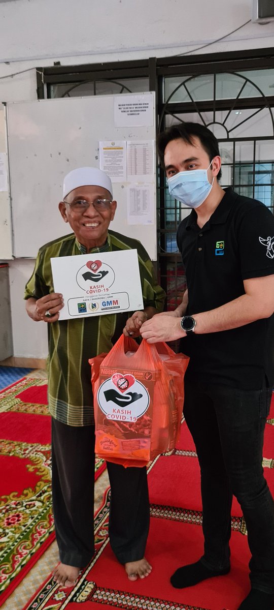 saseroba's tweet photo. Sumbangan #KasihCOVID19 yang diketuai Presiden Pertubuhan Safa Malaysia, Sdr. Nurul Idzwan Nazar (Batch 2)🤲🏼
#Saseroba https://t.co/oNDdAfoYMj