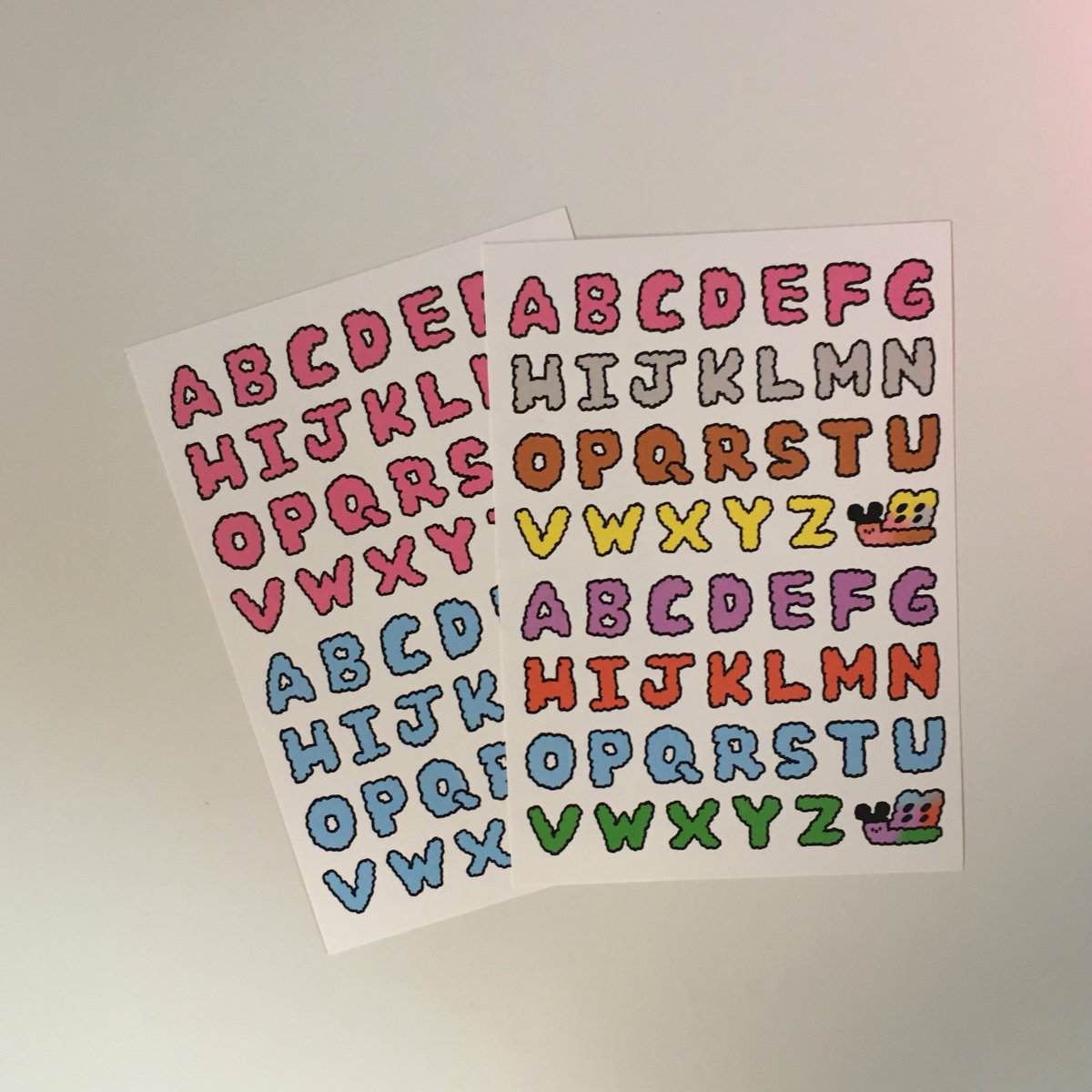 สีใหม่ๆๆๆ🍐🍇💘 เหมาะกับติดบนพื้นขาวเพราะว่าตัวสตก.มีขอบขาวนะคะเดี๋ยวจะมาลงฟอร์มให้สั่งกันทั้งลายใหม่แล้วก็ลายเก่าๆ