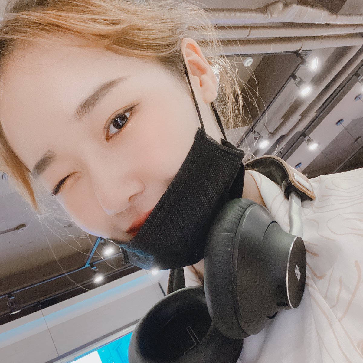 WekiMeki's tweet photo. 다들 감기조심! 
😷
#유정🌻 https://t.co/KegizqZr6G