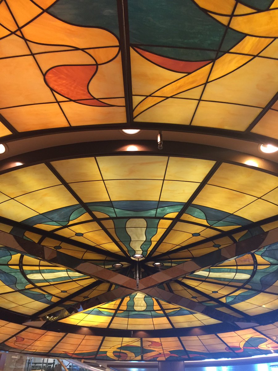 NipperLife's tweet photo. Oceana’s atrium is our favourite, it was beautifully decorated for Christmas last December and then there’s the ceiling. @pandocruises #cruises #Oceana #nipperlife #SaturdayThoughts https://t.co/4V02svyYPZ