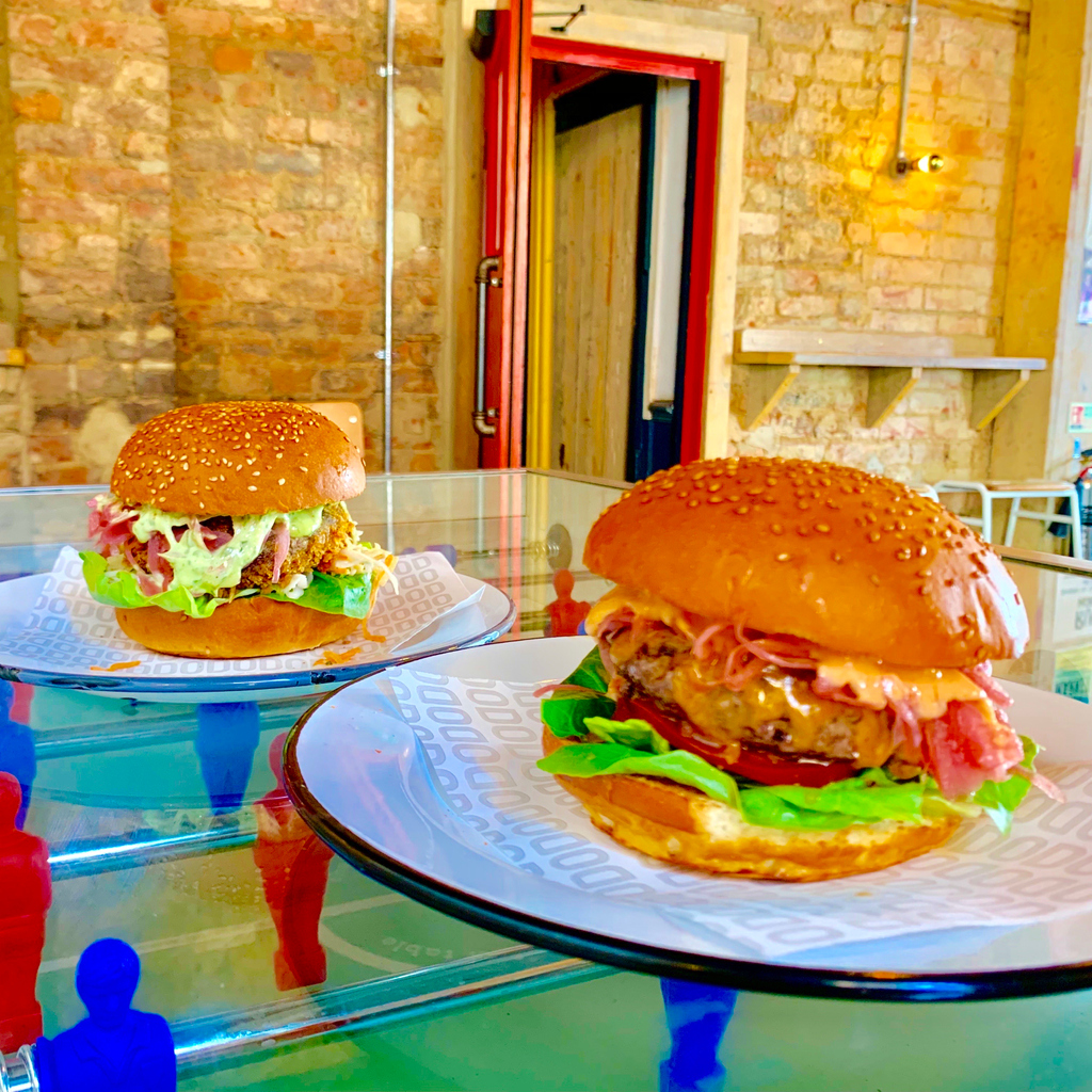 Saturday night is burger night ❤️ who's ready for some Dodo buns this evening? We kick off from 5! Find our menu in the link in our bio x #Cheltenham #Burgers #Tasty