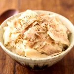お米に豚バラ肉の甘みが!超簡単に作れる「至福のバラ飯」のレシピ!