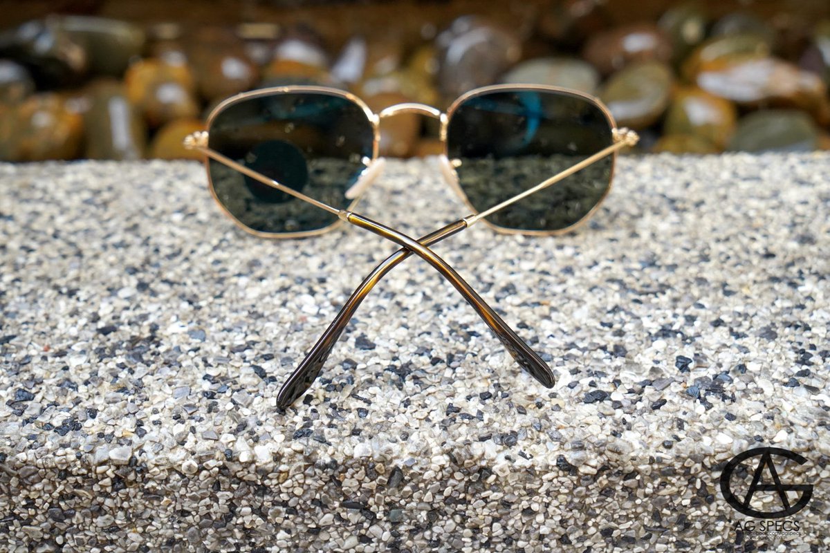 AgSpecs's tweet photo. Ray-Ban Hexagonal + Polarized 
สีนิยมประจำ Ray-Ban เพิ่มเติมเลนส์ตัดแสงสะท้อน
แดดจ��ดขนาดไหน ใส่แว่นตัวนี้แล้วสบายตา แน่นอน

ราคาพิเศษเพียง 5,100 
ขนาด 51mm (51-21-145)

Made in ITALYสินค้ารับประกันของแท้ 100% พร้อมใบรับประกันจาก Luxottica Wholesale (Thailand) #ของมันต้องมี https://t.co/sfQrmZk2TH