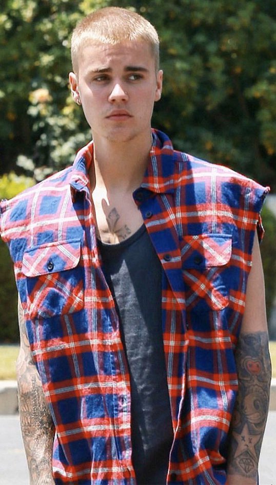 Justin Bieber as Zayn Malik: A Thread