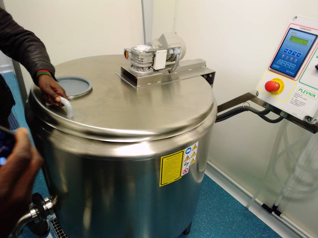 JPouvons's tweet photo. Production du lait de bonne qualité à Mulume munene sous le financement du #FPI par le #CAB.
@Presidence_RDC @sirimuka https://t.co/XIjrQPmIEN