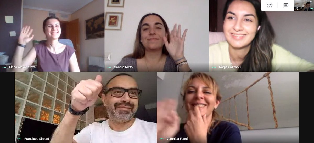 La esencia de #Twitter, protagonista de la #FormacionOnline impartida por <a href="/AsensiGabriel/">Gabriel</a> en <a href="/EsumaMarketing/">ESUMA</a>. Ni madrugar un sábado, ni el #coronavirus los detiene en su afán de seguir aprendiendo #marketingonline

<a href="/Sandranietodb/">sandra ॐ</a> <a href="/DrPersey/">Dr. Persey</a> @NARJISSELAZZAOU <a href="/VeroFenoll/">cuenta inactiva</a> <a href="/PacoSirvent/">Francisco Sirvent</a>