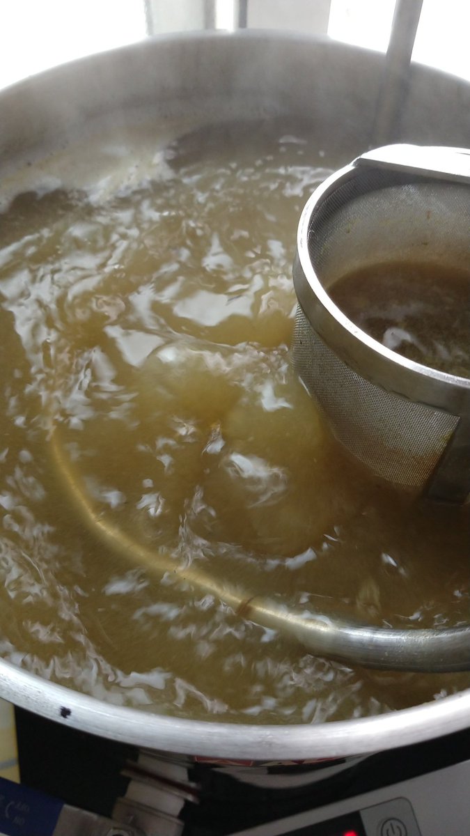 BrewBand's tweet photo. Ya falta menos pera empezar a enfriar... #homebrew #ciruelosonfire https://t.co/YM4pdzh08O