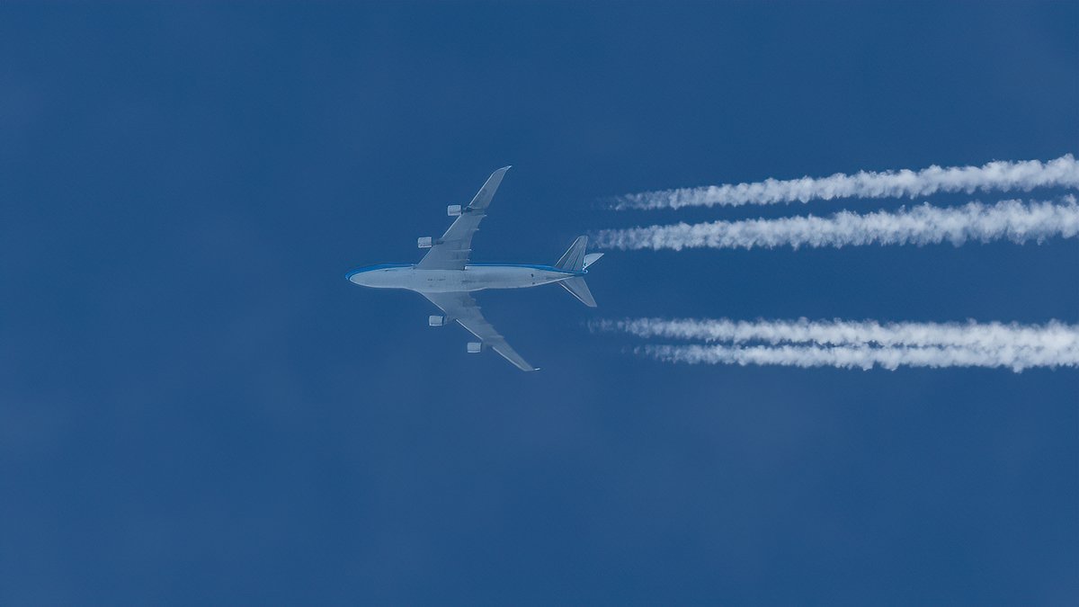 airplanes_uk's tweet photo. KLM | PH-CKB | 747-406F(ER) | AMS - MIA | Clitheroe | 09/05/2020 #klmcargo #klm #phckb #boeing747 #boeing #cargo #ott #highflyer #avgeek #aviationgeek #aviation #airplane #planes #aviationdaily #aviationlovers #worldofspotting #aircraft #planespotting #planespotter https://t.co/3zxqqxxPJg